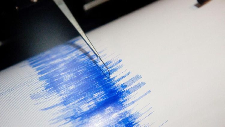 Gempa Rangkaian Terus Mengguncang Flores