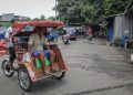 Momen Becak Listrik Beroperasi di Depok