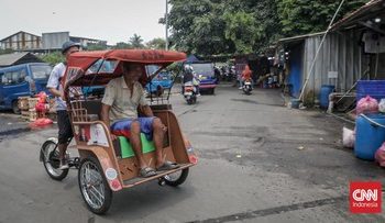 Momen Becak Listrik Beroperasi di Depok
