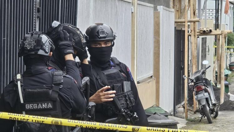 Densus 88 Tangkap Terduga Teroris di Bandung, Klaten, dan Sulteng