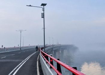 Asap Kiriman Karhutla Papua Selimuti Kota Ambon