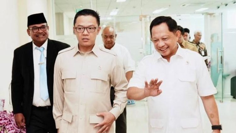 Tito Masuk 5 Besar Menteri Kabinet dengan Kinerja Terbaik