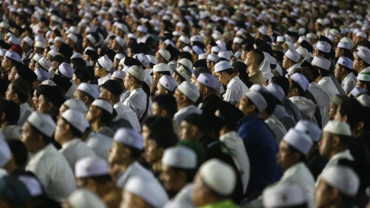 Ratusan Jemaah Hadiri Tablig Akbar bersama Habib Umar di Monas