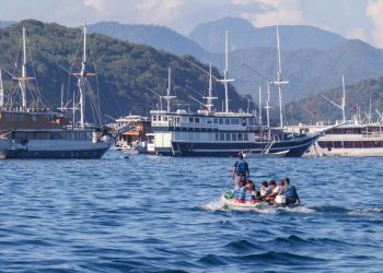 Gelombang 2,5 Meter Mengancam Perairan Komodo, 10 Titik Rawan Teridentifikasi
