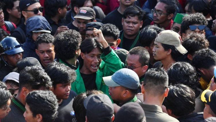 Ajudan Gubernur Kaltim Minta Maaf Setelah Insiden dengan Mahasiswa Saat Demo